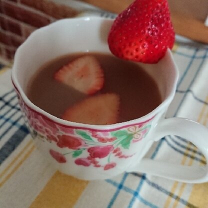 こんにちは(^-^)
いちごの甘い香りの紅茶を飲んでいるようでした。美味しくて癒されました♪ありがとうございます☆